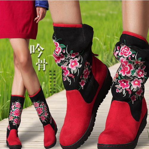 dressesofchina:
“Boots with Chinese embroidery, Liebo 2012 winter collection
”