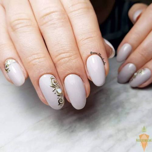 Coś delikatnego na ten pochmurny wtorek 🌧🌧 A u was jaka pogoda?
@misteromilano_official
#nailart #nailsinstagram #nailsinspiration #nails #gold #paznokcie #paznokciezelowe #gelnails #gel #żele #marchewkowestudio #nailsinstagram #nailsinspiration...