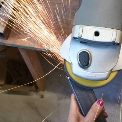 Its monday and we’re back to the grind…
.
.
.
#weldnation #weldlikeagirl #heavymetal #industrialchic #yeswecan #nails #sparkly #girlfriendmaterial #handmade #instudio #art #makersgonnamake #creativelife #seeingstars #mondaymood