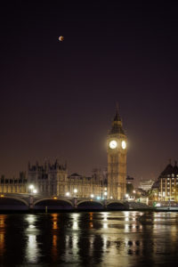 lunar-eclipse-london-123230309