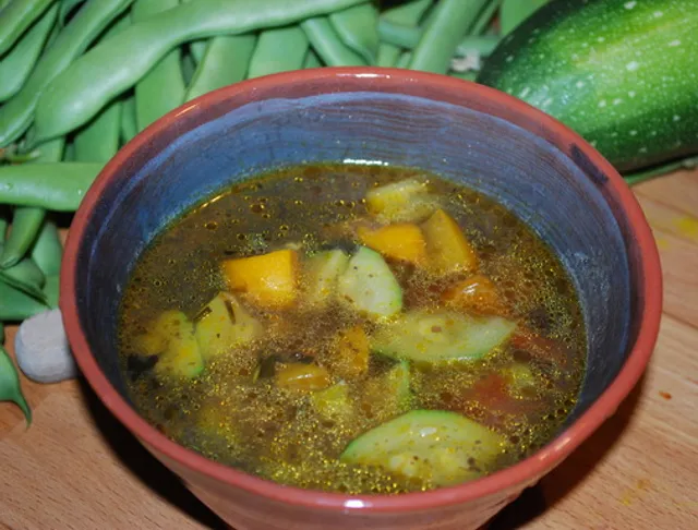 Bouillon d'été au poivron