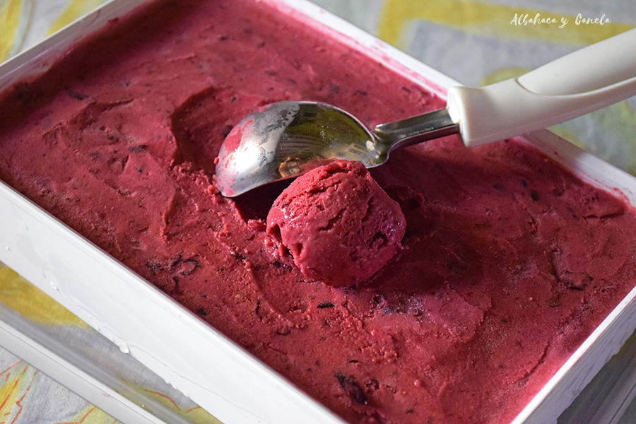 Mixed berry ice cream