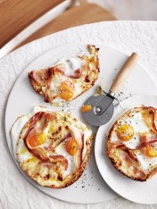 cheat’s croque madame pizza