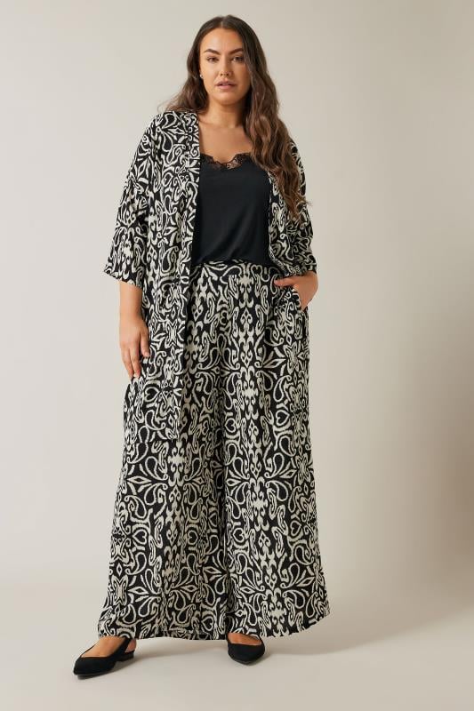 EVANS Plus Size Black & White Abstract Print Wide Leg Trousers | Evans 4