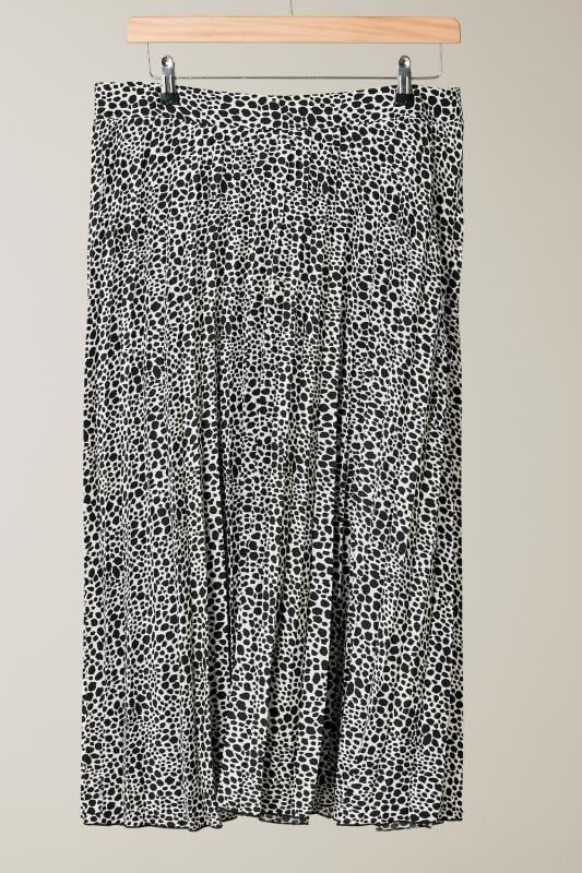 EVANS Plus Size Black & White Spot Print Pleated Skirt | Evans 6