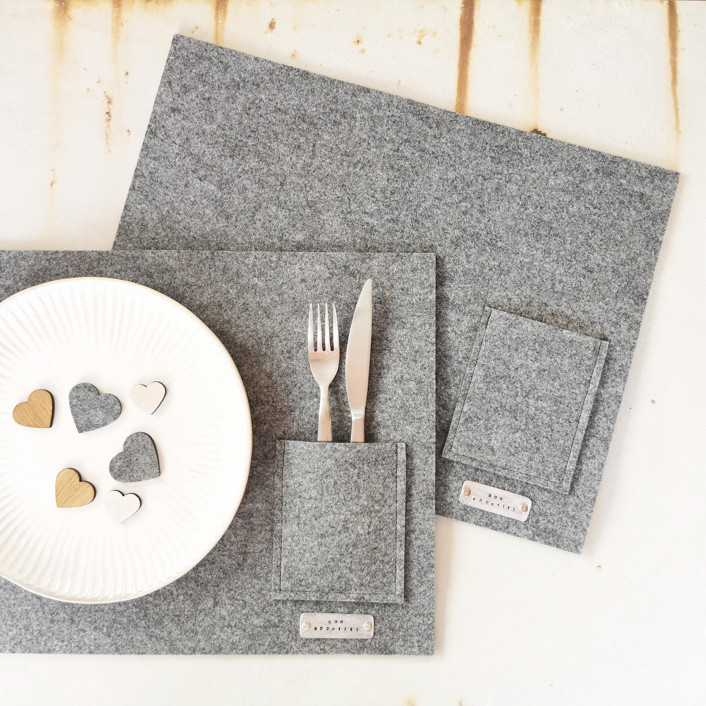 Rectangular gray felt placemat with pocket, set of 2 by Decomundo Home