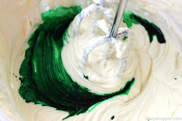 No Bake Mint Oreo Cheesecake - perfect St. Patrick’s Day dessert. Mint fans will love the crushed Mint OREO cookie crust, minty cheesecake filling with chopped mint Andes candies.