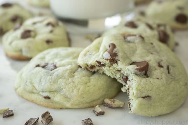 Bit baked mint cookies