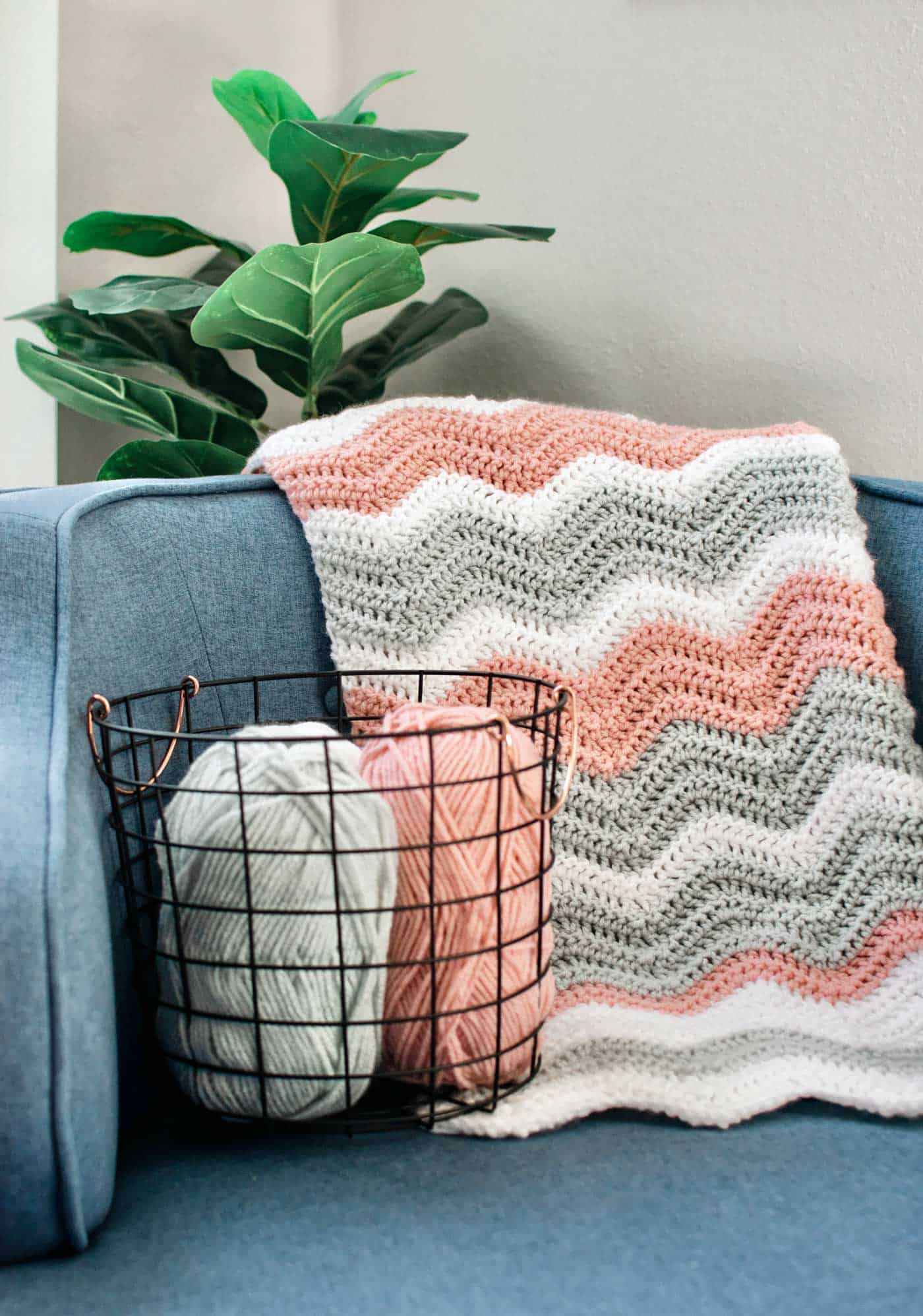 How to Crochet a Ripple Blanket (With Video Tutorial)