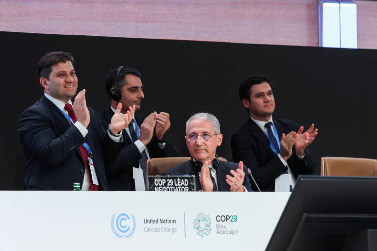 COP29 termina com aprovação de US$ 300 bilhões anuais para financiamento climático