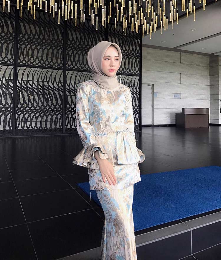 model kebaya 3/4 modern