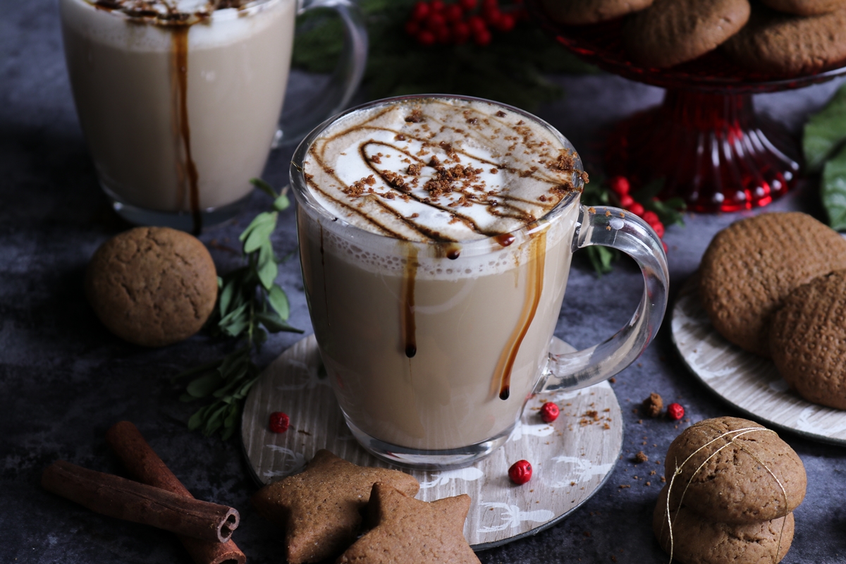 Gingerbread Latte και Μπισκότα