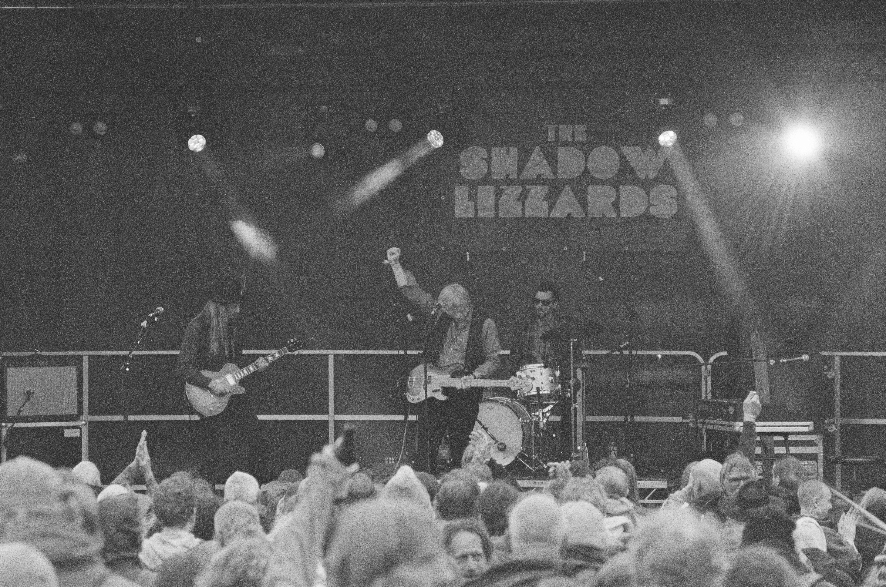 The Shadow Lizzards auf der Bühne des Burg Herzberg Festivals