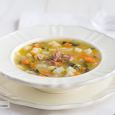 Es mi cena para cualquier noche: ahora que se acerca el otoño, esta receta de sopa huertana con pollo es ideal 