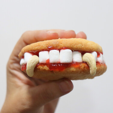 Cómo preparar unas divertidas galletas boca de vampiro para Halloween: receta fácil para hacer con niños