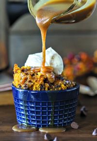 Slow Cooker Pumpkin Cake with Caramel Sauce