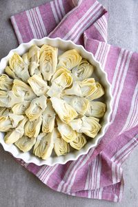 Canned Artichoke Hearts with Parmesan Breadcrumb Topping (plus video) #artichokes #appetizer #cannedartichokes #easyrecipe #artichokehearts | For this recipe and more visit, https://theforkedspoon.com/artichoke-hearts-with-bread-crumb-topping