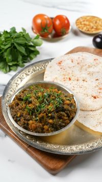 One of my absolute favourites, this Sindhi classic is a must try before Bhaji season ends. Delicious and packed with nutrients, this version of Sai Bhaji is my mom’s recipe with her special twist.   You can relish it as a comforting meal or pack it in the tiffin box & enjoy! So let’s get cooking💫 Tap on the link for detailed recipe 👇🏼