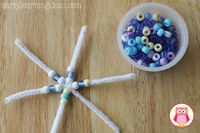 Here is a snowflake craft that will give your preschool, pre-k, and kindergarten kids an opportunity to practice fine motor skills and math concepts. Kids can work on counting, patterning, constructing and deconstructing numbers with this fun winter themed activity.