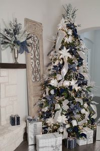 Christmas Tree Ideas and Decor Trends for 2021 - Decorator's Warehouse