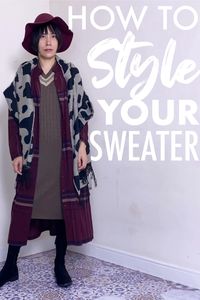 Not sure what other ways to style your sweater? Here are 20 sweater styling tips on how to wear a sweater in different ways. Dress it Up A plaid shirt dress with your sweater dress, poncho scarf, and over the knee boots lend warmth in the cold.