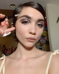 Bella Hadid Returns to Her Natural Hair Color, Kylie Goes Makeup Free, and More of the Week's Best Beauty Looks on Instagram Photos | W Magazine