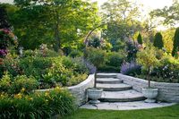 lush-garden-stone-steps-c10c8634