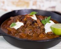 Chili with Meat and Potatoes (Chile Verde Con Carne Y Papas) - Gusto TV