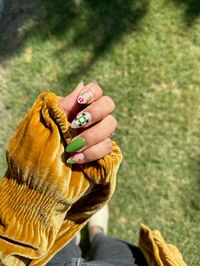 #kaceymusgraves #nails #nailart #nailsofinstagram #nailtech #nailsoftheday #scandinavian #country #countryconcertoutfit #deeperwell #starcrossedlovers 