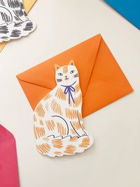 This adorable sitting Kitty card is perfect for any occasion! Birthdays, thank yous or I love yous. This recycled 300gsm card is exclusive to kitty Kenda, designed in-house and manufactured in the UK from sustainable luxury GFSmith board.