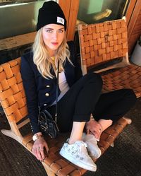 Chiara Ferragni se inspira en Saint Laurent para lanzar sus nuevas zapatillas