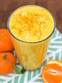 #Recipe: Sunshine Smoothie with Coconut, Clementine and Turmeric