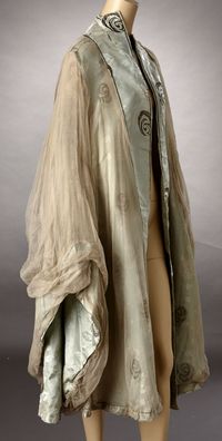 1917 1919 Edwardian Aqua Silk Jacquard Cape with Silver Bouillon Lace. Inside