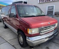 Ford E-150 Chateau Club Wagon