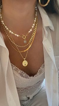 the trendy gold necklaces will make your skin glow and look more alive. #jewels #necklaces #glow #gold #fashion #classic