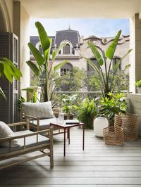 Create a Tropical Garden Oasis in a Balcony With These Ideas