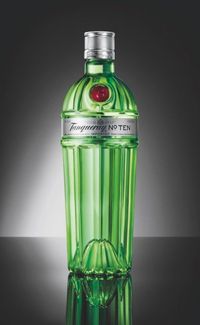 Diageo has revamped the design of its Tanqueray No. Ten gin bottle, giving it an Art Deco twist in a hat tip to the golden era of classic cocktails. #liquor #gin