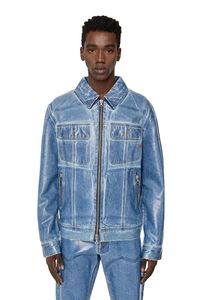 FW Runway Show Collection '22. In a updated trucker silhouette, this men's coated jacket has a regular fit and fastens with zips at the front and cuffs.-Fall/Winter 2022 Runway Show;Regular fit;2 buttoned chest pockets and 2 lower pockets;Zipped cuffs;Two-way zip closure