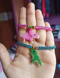 Pulseras tejido macramé y dije tejido en miyuki 🦖