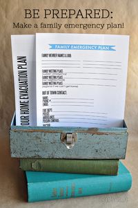 Printable Family Emergency Plan - use this printable to prepare your family in case of an emergency.