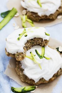 Frosted Zucchini Oatmeal Cookies | Creme de la Crumb