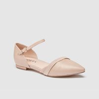 Simple sophistication makes KiRSTY Sandshell standout. A flat who elevates all outfits from brunch and black tie, she features a classic silhouette, soft foam lining and contoured support designed for high-rotation wear.