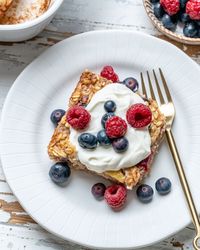 Baked Protein Oats for Clean Eating Mornings! Probably THE biggest request we receive here at CFC is "post more breakfast ideas," primarily ones that can be made ahead of time then eaten throughout our busy workweek. These bars are GREAT for...