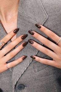 Winter 2022 Nail Trends Include Tortoise, Pop Art, and Chrome -