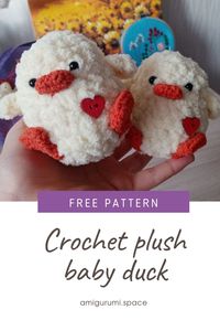 FREE crochet plush baby duck amigurumi pattern #amigurumipattern #amigurumi #crochetduck #amigurumiduck #crochetdoll #amigurumidoll #crochettoy #amigurumitoy #crochetpattern #crochetplushpattern #freeamigurumipattern