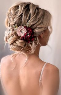 This stunning burgundy blush bridal hair comb is the perfect accessory for your big day. Made with high-quality materials, this headpiece is sure to add a touch of elegance to your look. The burgundy and blush flowers are made of natural silk. The headpiece is also adjustable, so you can find the perfect fit for your head. This headpiece is perfect for any hair type and style. It can be worn up or down, and it can be easily styled to match your wedding dress. The headpiece is also a great gift for any bride-to-be. It is sure to be a cherished keepsake for years to come. It is perfect for fall weddings, proms, and other special occasions. Features: -19cm 7 inches long and 9cm - 3 1/2 inches wide -adjustable for a perfect fit -each order is packed in a free gift box Benefits: -add a touch of