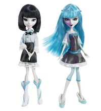 Mystixx Vampire Dolls from Playhut are a newer entry into the #Goth girl doll craze that has grown since the success of Monster High dolls