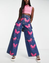 Jeans by Daisy Street It’s all in the jeans Butterfly design Regular rise Belt loops Functional pockets Wide leg