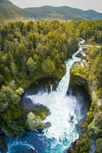 Salto Huilo Huilo Chile. Más