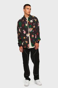 Kuwalla Tee's Yacht Floral Shirt features an all-over floral print that looks so life like. It's like wearing a piece of artwork. Men's long sleeve shirt Slim fitting, fits true to size Button up shirt Soft & lightweight Pocket on left chest 100% viscose Model wearing a small